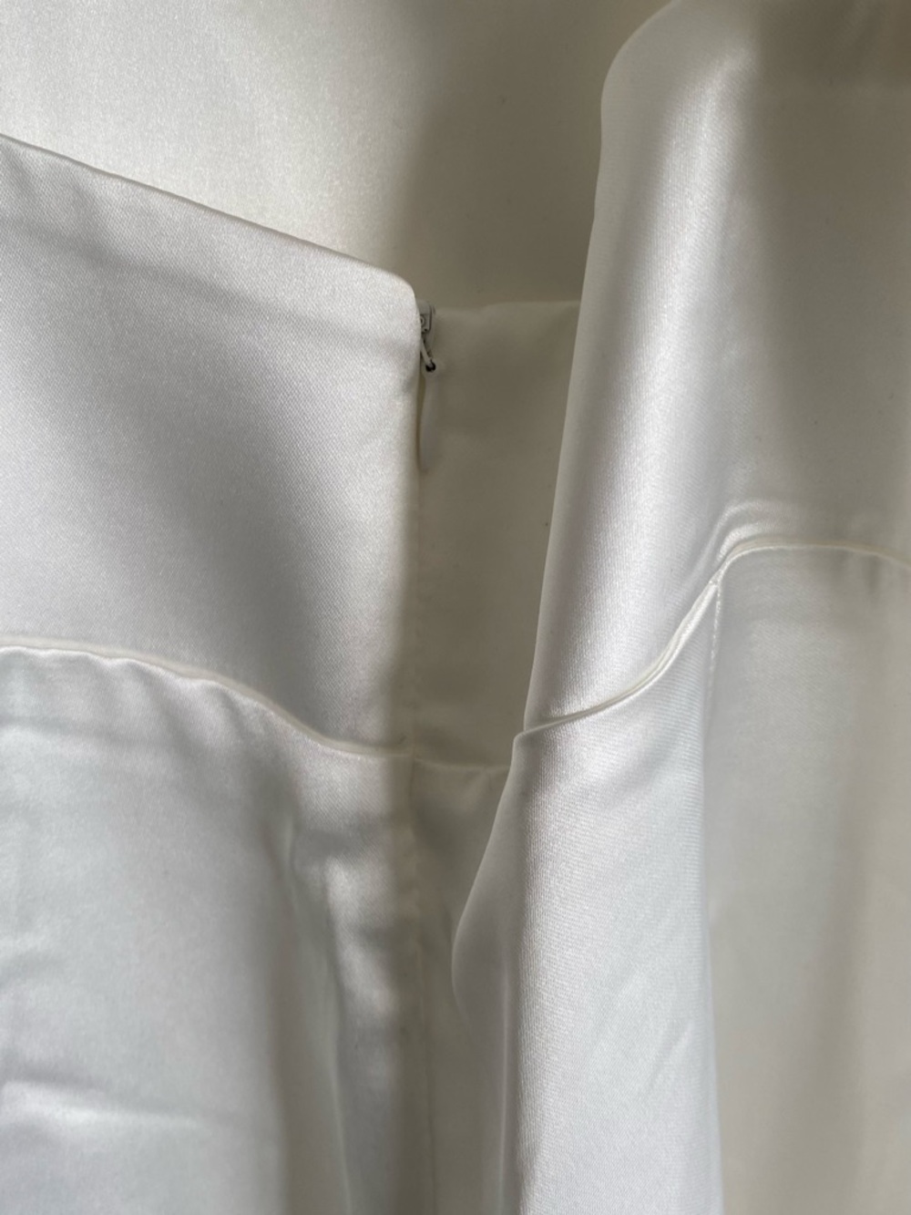 BELLA BARNETT WHITE SATIN JUMPSUIT - Picture 16 of 16